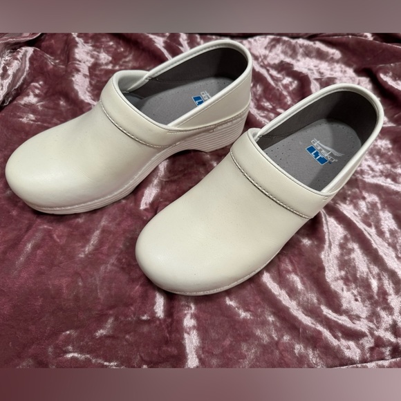 Dansko LT Pro Clogs - Bright White - Size 39 - US 7.5/8 - Picture 5 of 5